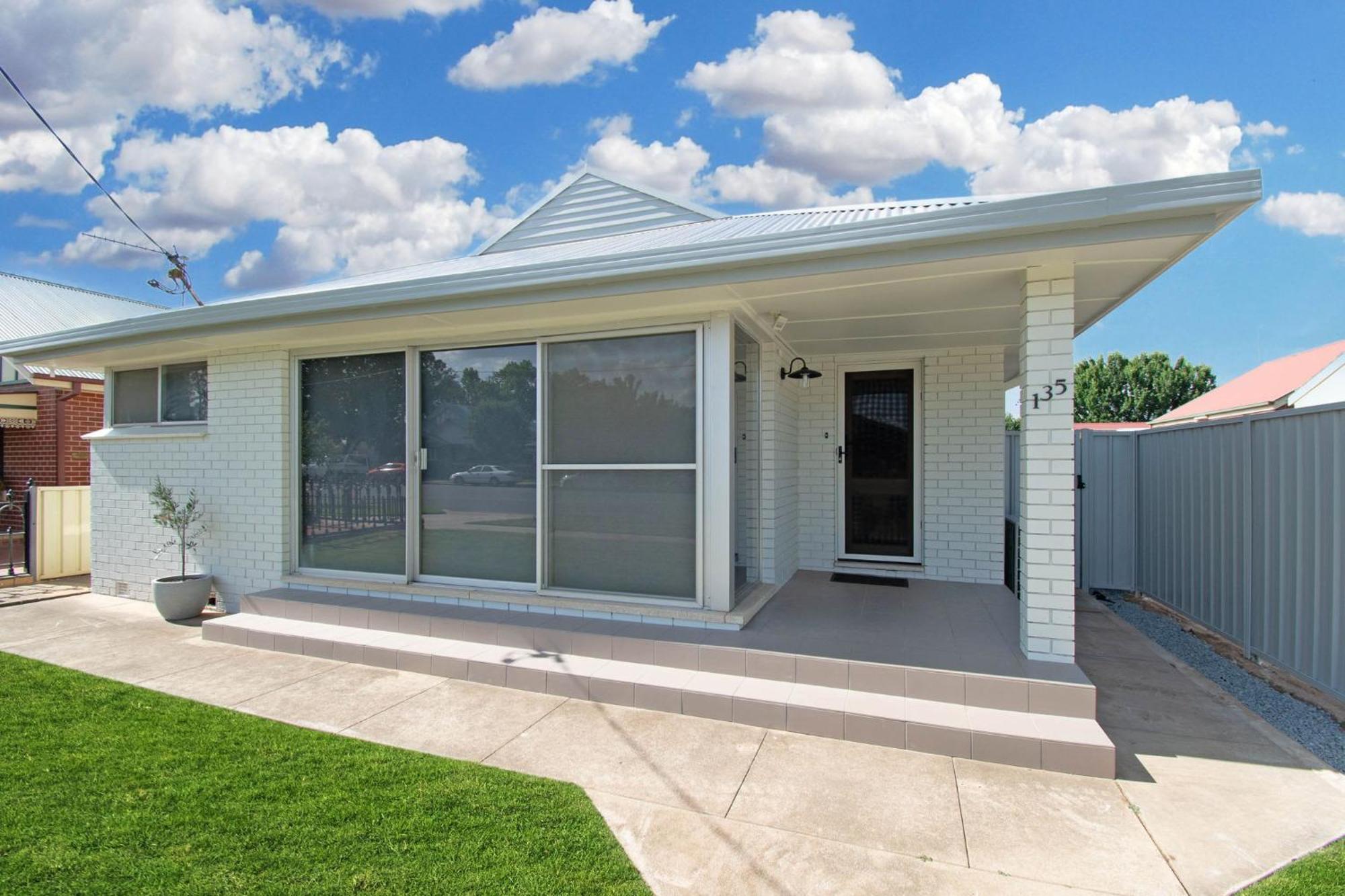 Morgan Abode - Walk To Cbd, Modern Escape Villa Wagga Wagga Exterior photo